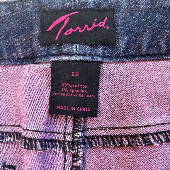 TORRID Stretch Straight Leg Blue Jeans Denim w Barbie Pink Tone Size 22 - Picture 6 of 8
